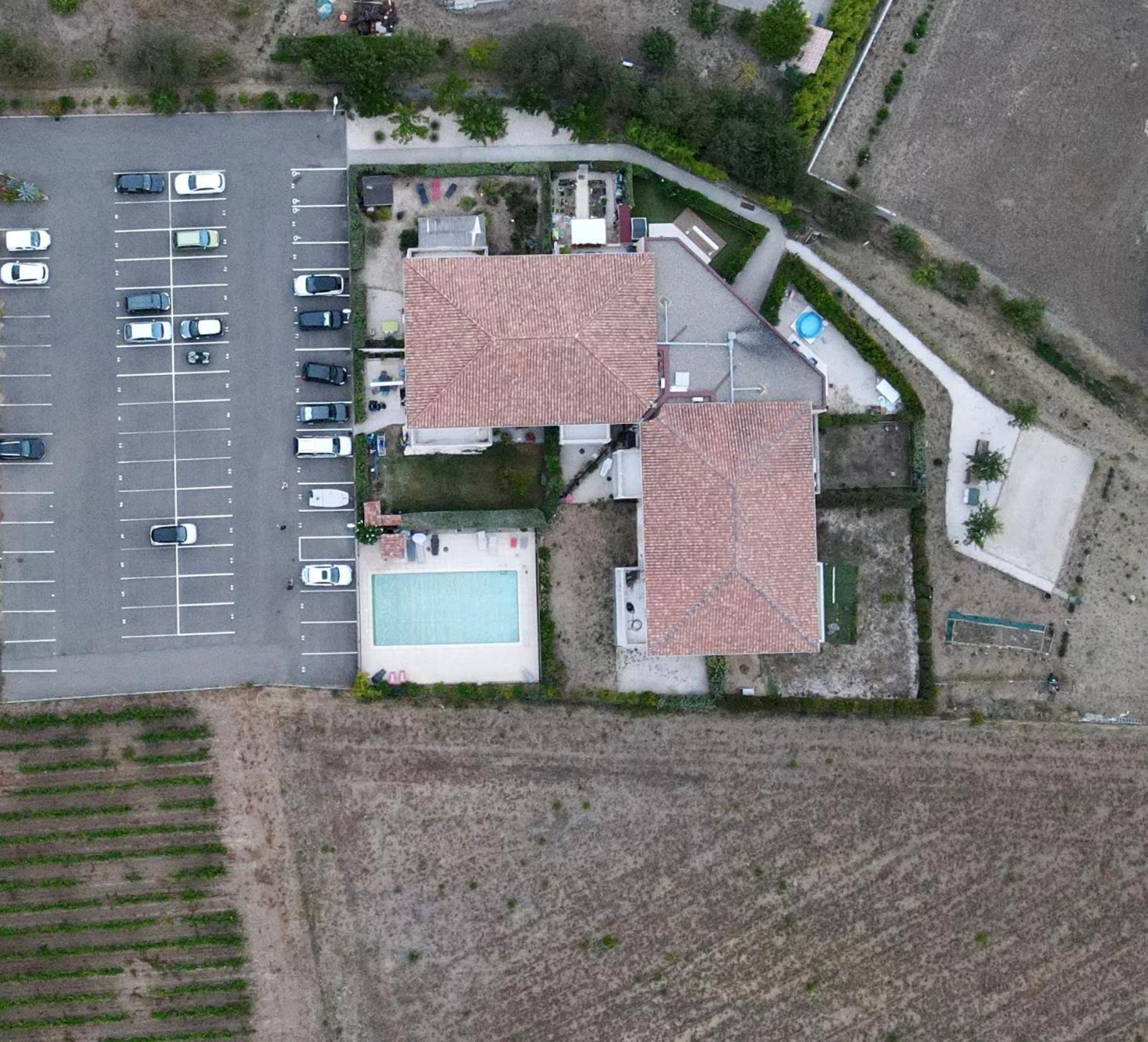 Appartement Entre Lac Et Mer Avec Piscine Péret Екстериор снимка